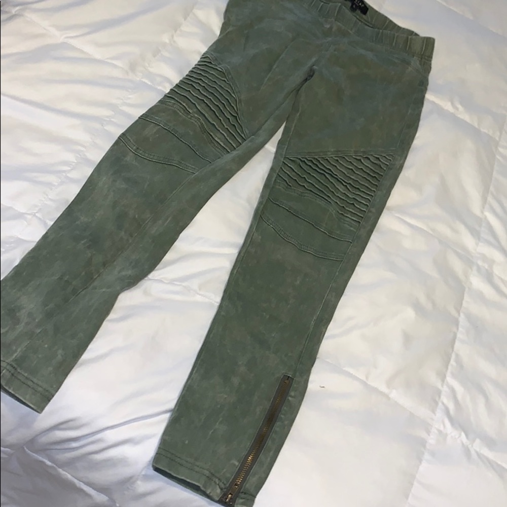 Green jeggings